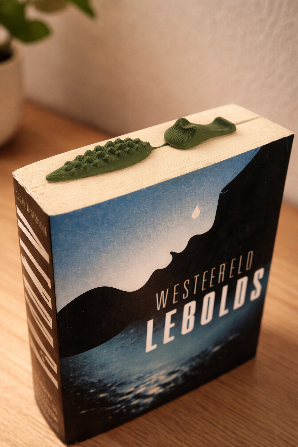 Alligator Book Bookmark – Cute & Creative Page Holder